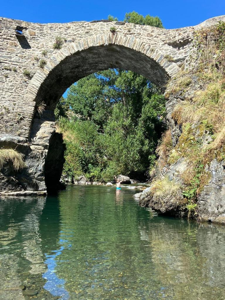Refugi D' Alos Alos d'Isil Bagian luar foto